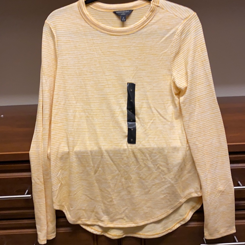 Never worn Banana Republic Luxespun long sleeve shirt